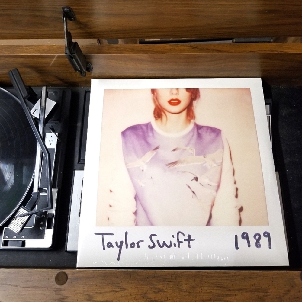 Brand New and Sealed Taylor Swift 1989 Vinyl Record